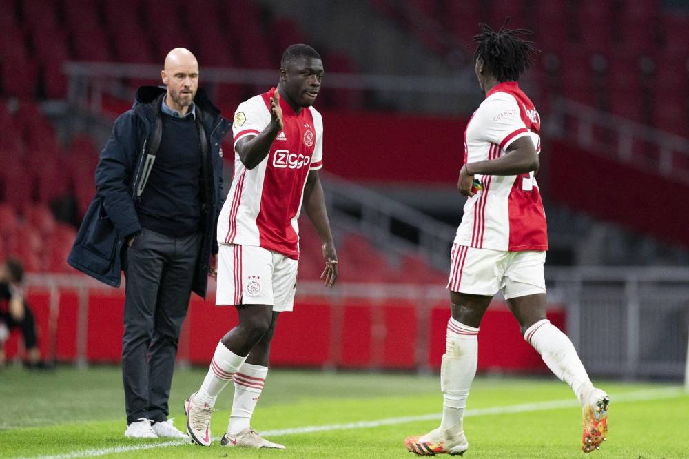 芒果官方入口 -斯图加特vs年轻人